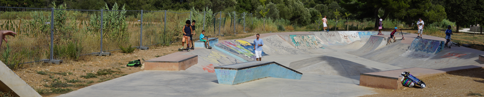 Cours de skate au skatepark de La Londe les Maures (83)