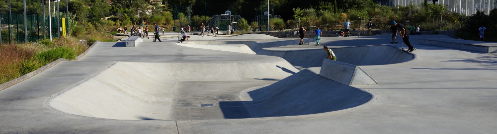 Cours de skate au skatepark de Toulon (83)